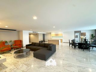 For rent 3 bed condo in Watthana, Bangkok