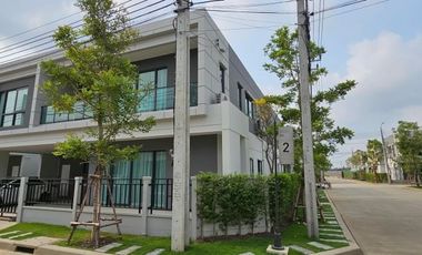 À louer 4 chambres maison à Bang Phli, Samut Prakan