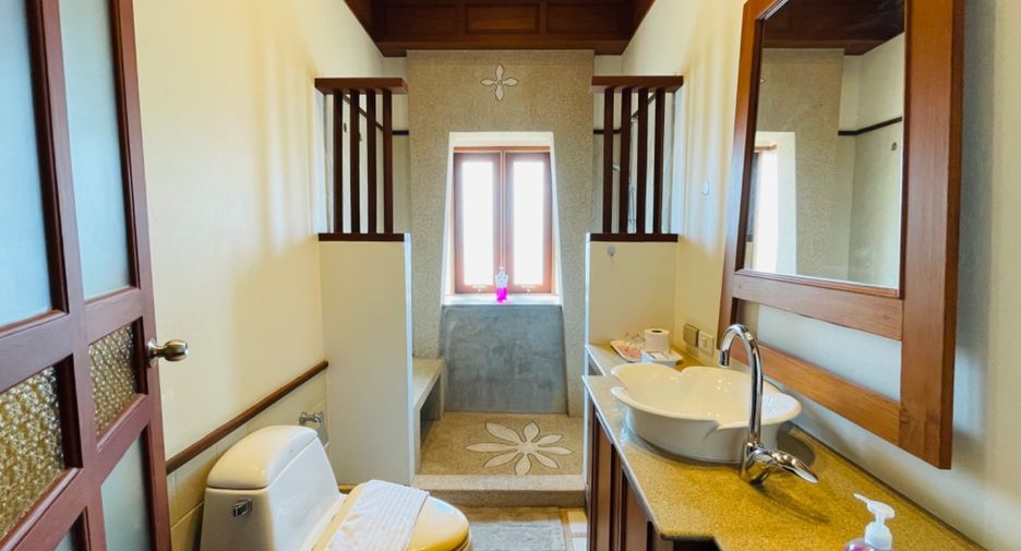For rent 5 ベッドルーム villa in Bang Lamung, Chonburi