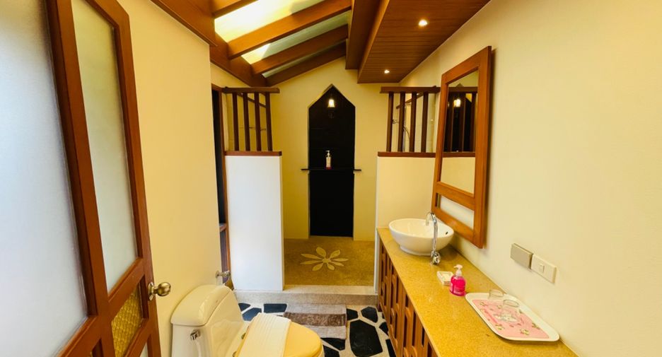 For rent 5 ベッドルーム villa in Bang Lamung, Chonburi