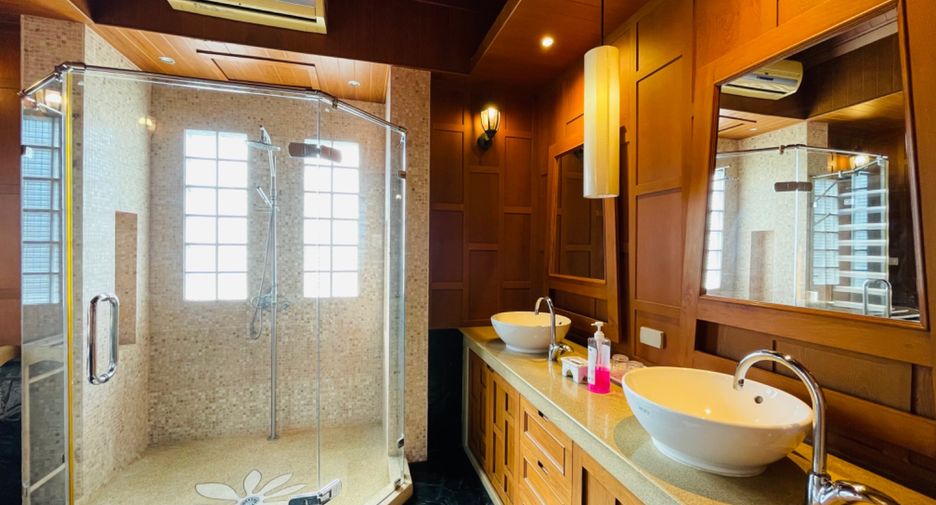 For rent 5 ベッドルーム villa in Bang Lamung, Chonburi