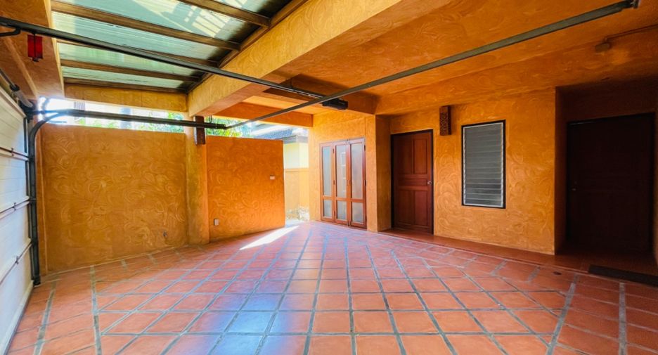 For rent 5 ベッドルーム villa in Bang Lamung, Chonburi