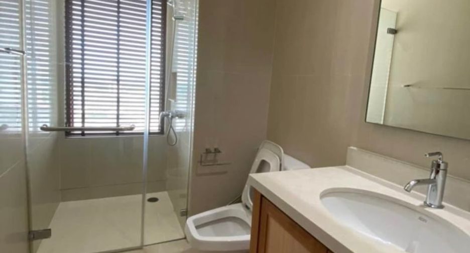 For rent そして for sale 2 ベッドルーム condo in Khlong Toei, Bangkok