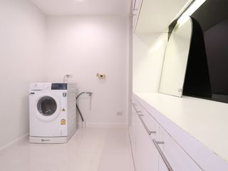 For rent 4 bedrooms townhouse in Sathon, Bangkok