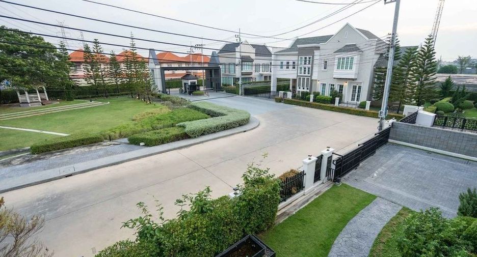 For rent そして for sale 4 Beds house in Bang Khae, Bangkok