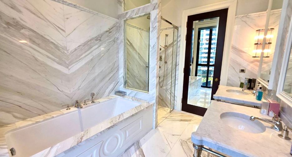 Condo en alquiler y en venta de 2 habitaciones en Pathum Wan, Bangkok