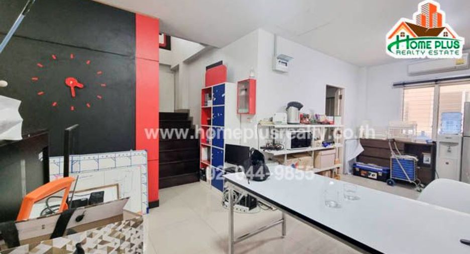 Haus zum Kauf mit 3 Zimmer in Lat Phrao, Bangkok