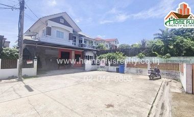 Haus zum Kauf mit 3 Zimmer in Lat Phrao, Bangkok