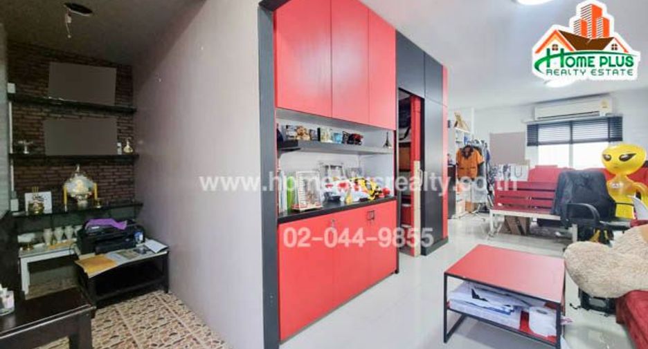 Haus zum Kauf mit 3 Zimmer in Lat Phrao, Bangkok