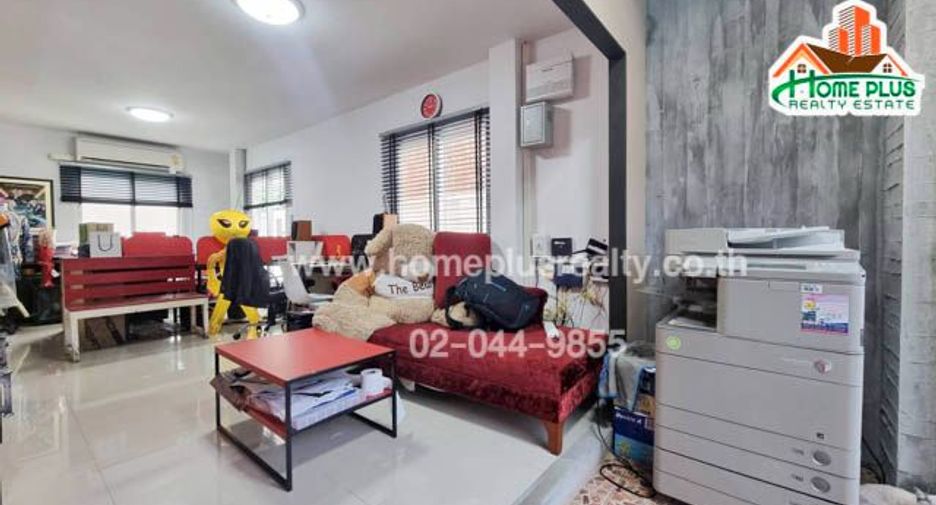 Haus zum Kauf mit 3 Zimmer in Lat Phrao, Bangkok