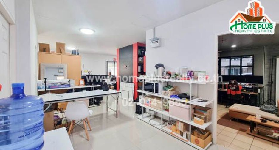 Haus zum Kauf mit 3 Zimmer in Lat Phrao, Bangkok