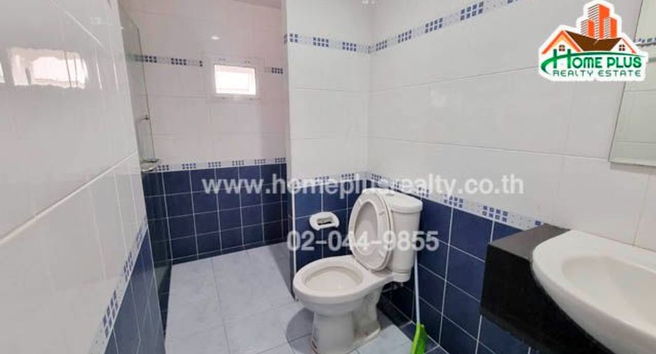 Haus zum Kauf mit 3 Zimmer in Lat Phrao, Bangkok