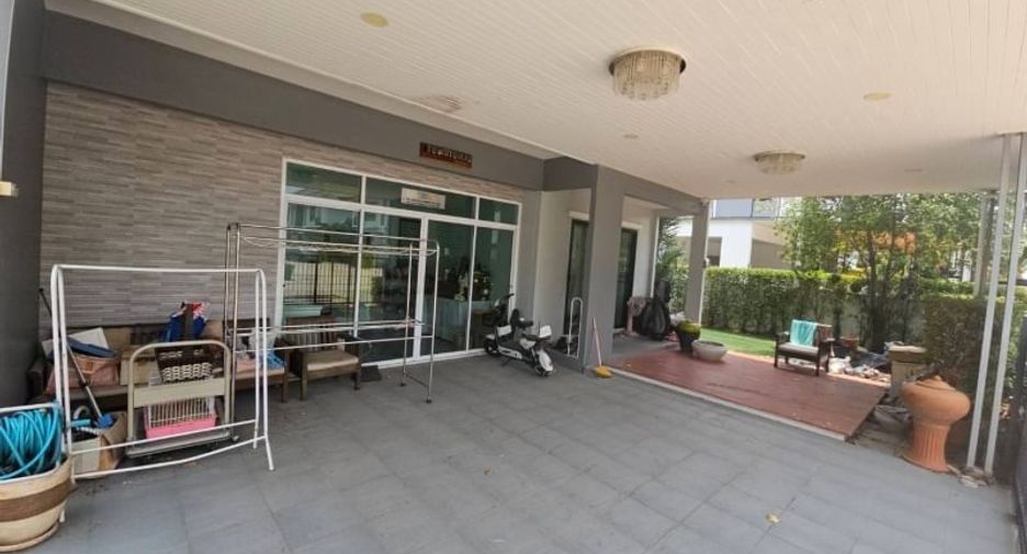 For sale 3 bedrooms house in Si Racha, Chonburi