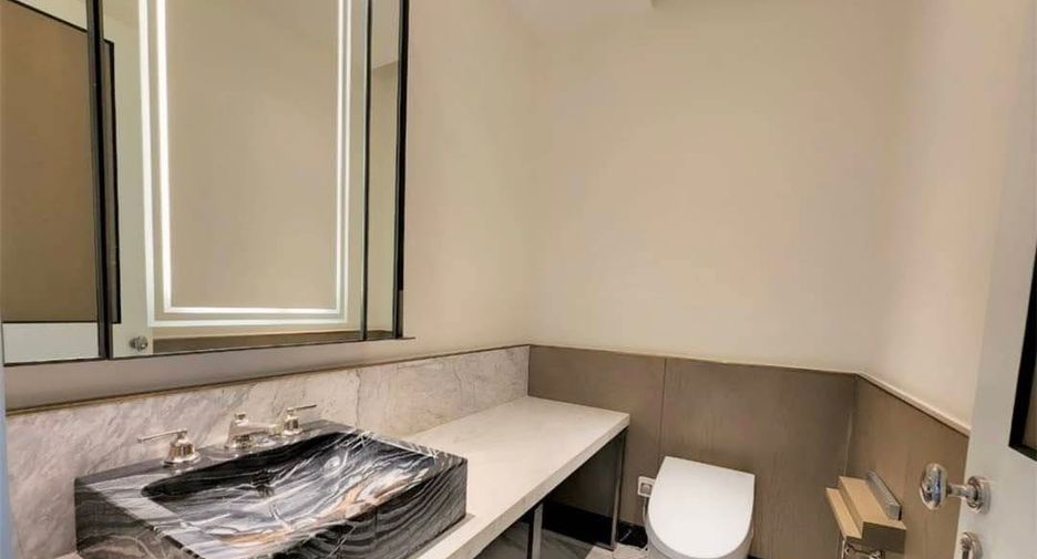 For sale 3 bedrooms condo in Khlong San, Bangkok
