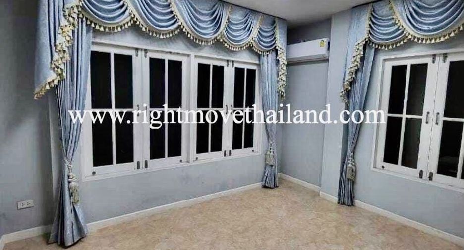 Haus zum Kauf mit 6 Zimmer in Bang Phli, Samut Prakan