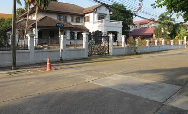 For sale 5 bedrooms house in Mueang Samut Prakan, Samut Prakan