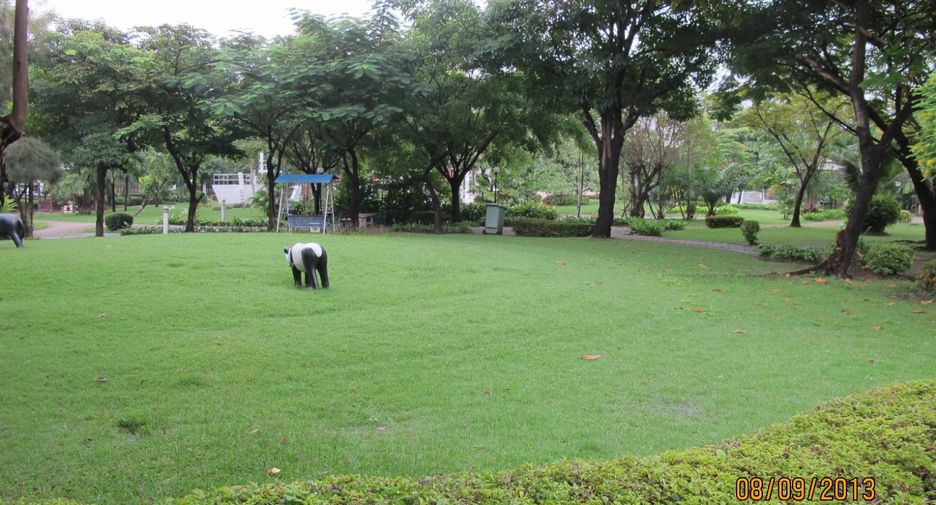 For sale 5 bedrooms house in Mueang Samut Prakan, Samut Prakan