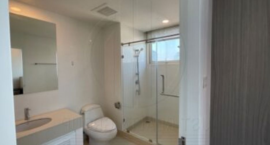 For rent and for sale 4 bedrooms condo in Khlong Toei, Bangkok