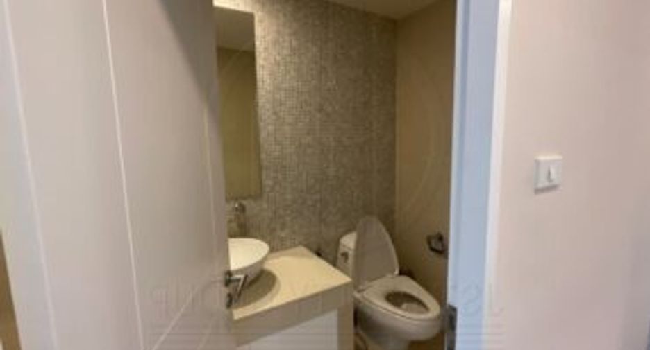 For rent and for sale 4 bedrooms condo in Khlong Toei, Bangkok