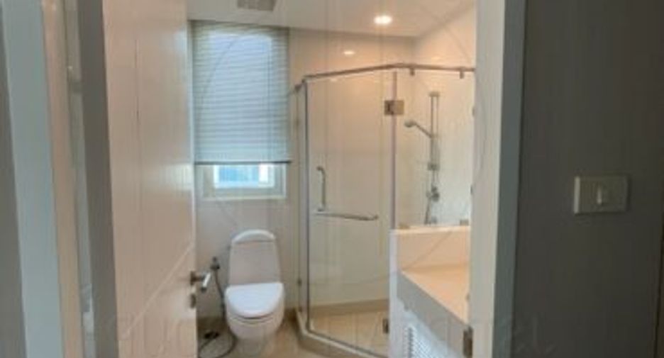 For rent and for sale 4 bedrooms condo in Khlong Toei, Bangkok