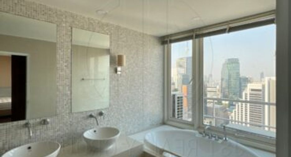 For rent and for sale 4 bedrooms condo in Khlong Toei, Bangkok