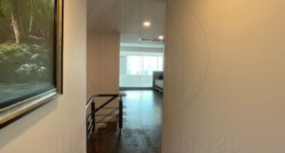 For rent and for sale 4 bedrooms condo in Khlong Toei, Bangkok