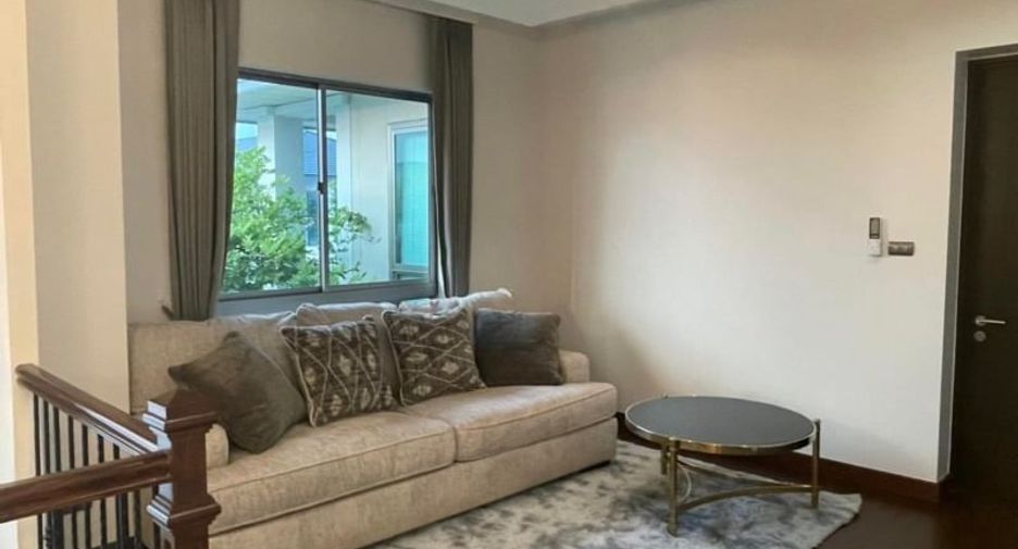 For rent and for sale 4 bedrooms house in Lat Krabang, Bangkok