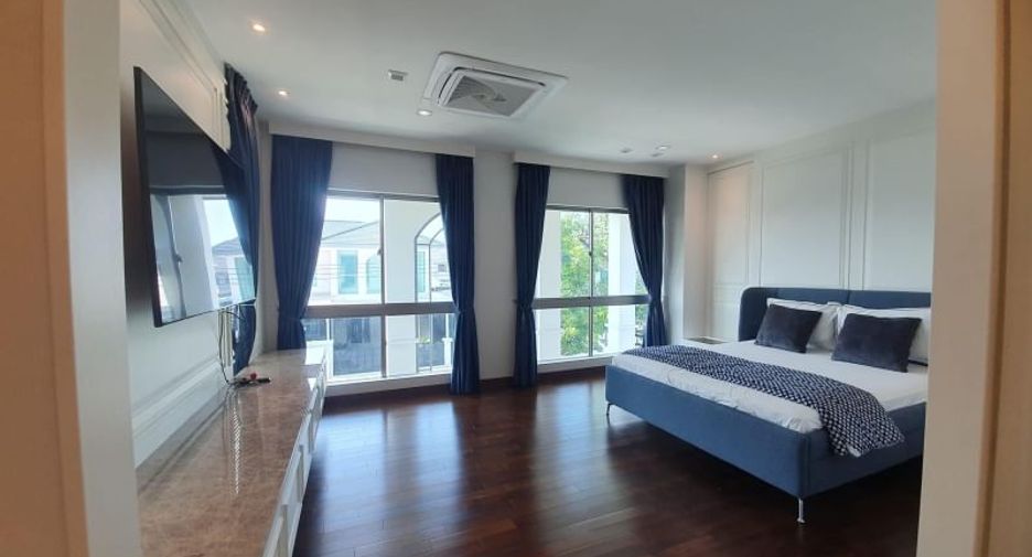 For rent and for sale 4 bedrooms house in Lat Krabang, Bangkok