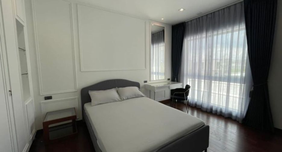 For rent and for sale 4 bedrooms house in Lat Krabang, Bangkok