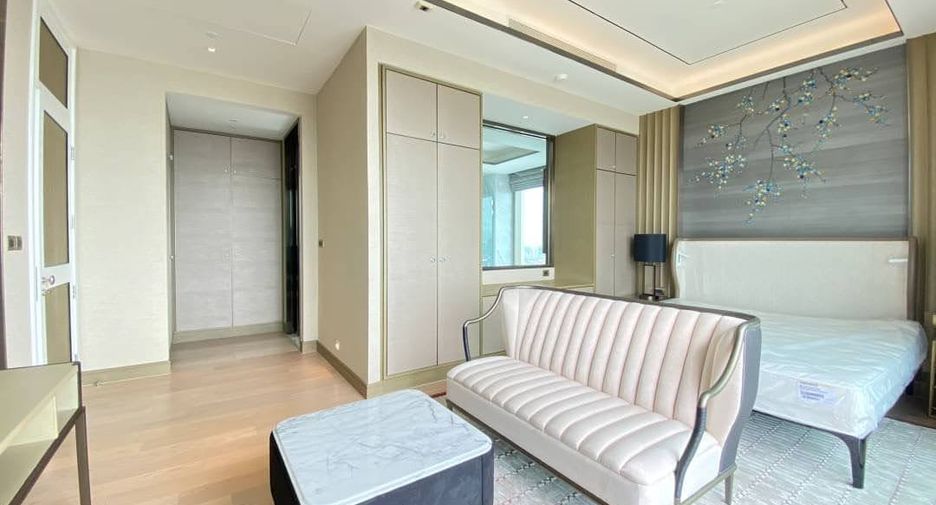 For sale 3 bed condo in Khlong San, Bangkok