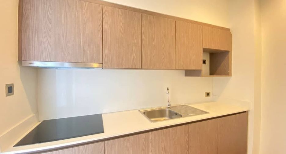 For sale 3 bed condo in Khlong San, Bangkok