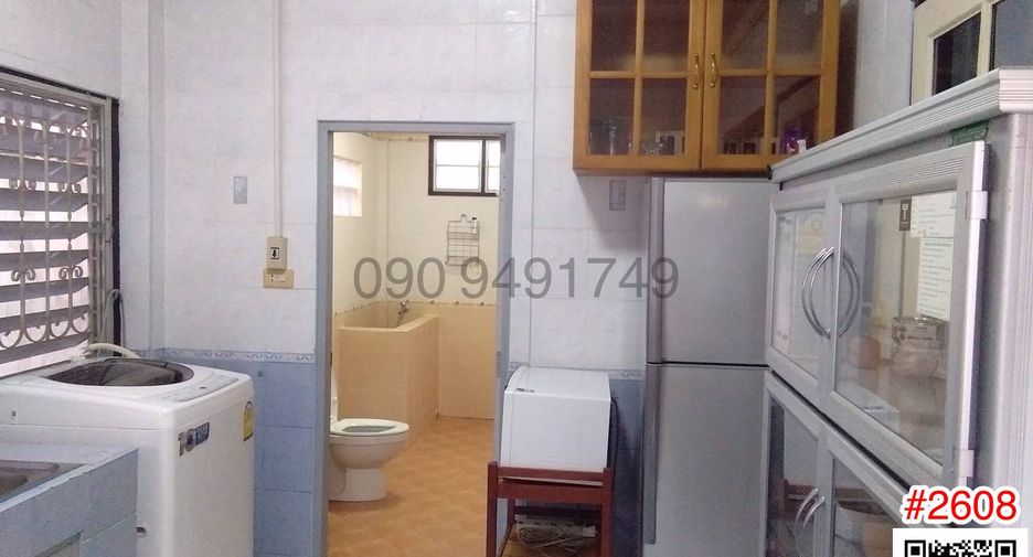 For rent 2 ベッドルーム house in Phra Khanong, Bangkok