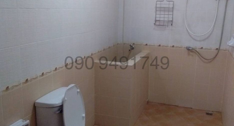 For rent 2 ベッドルーム house in Phra Khanong, Bangkok