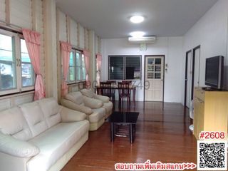 À louer 2 chambres maison à Phra Khanong, Bangkok