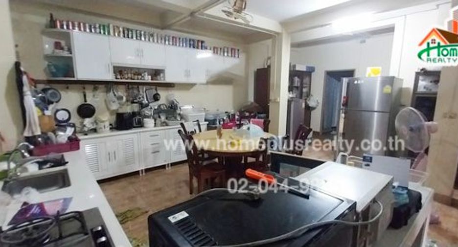 Продажа 3 спальни торговое помещение в Саттахип, Чонбури
