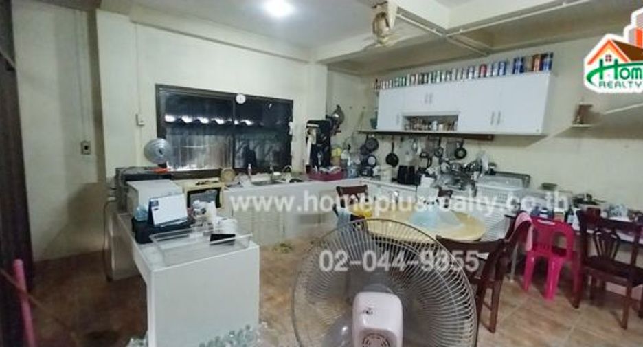 Продажа 3 спальни торговое помещение в Саттахип, Чонбури