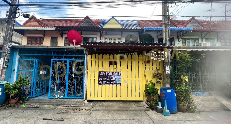 À vendre 2 chambres maison de ville à Phasi Charoen, Bangkok