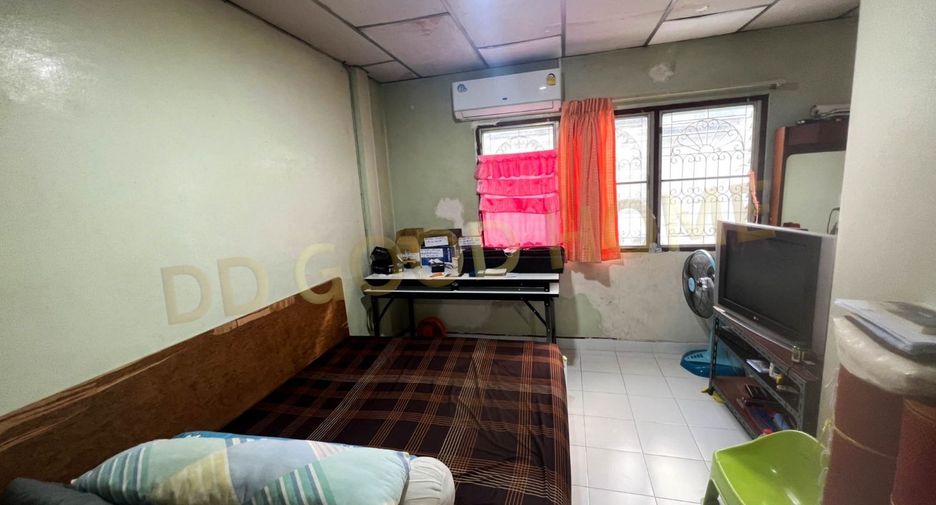 For sale 2 bed townhouse in Phasi Charoen, Bangkok