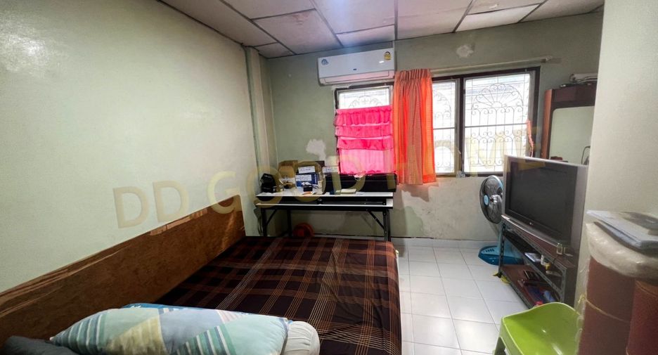 À vendre 2 chambres maison de ville à Phasi Charoen, Bangkok