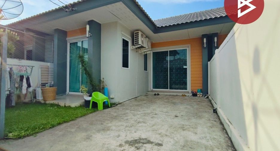 For sale 2 bed townhouse in Ban Pho, Chachoengsao