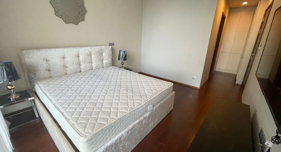 For rent and for sale 2 bedrooms condo in Watthana, Bangkok
