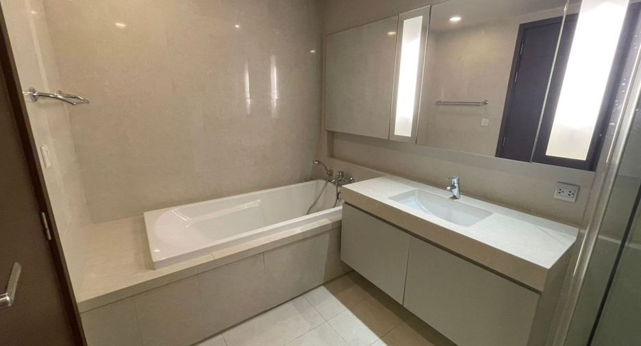 For rent and for sale 2 bedrooms condo in Watthana, Bangkok