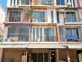 For sale 7 bed retail Space in Mueang Phitsanulok, Phitsanulok