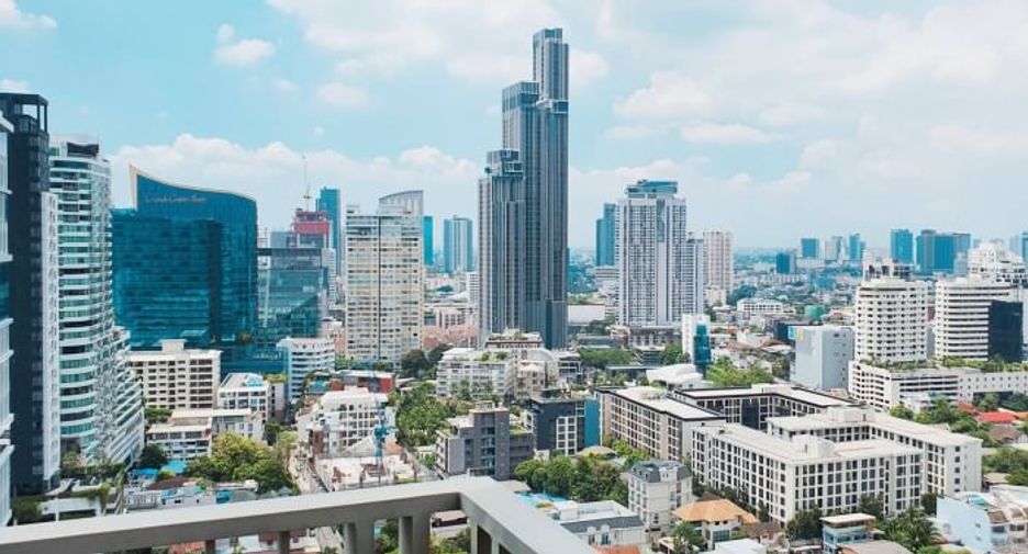 À vendre 2 chambres condo à Watthana, Bangkok