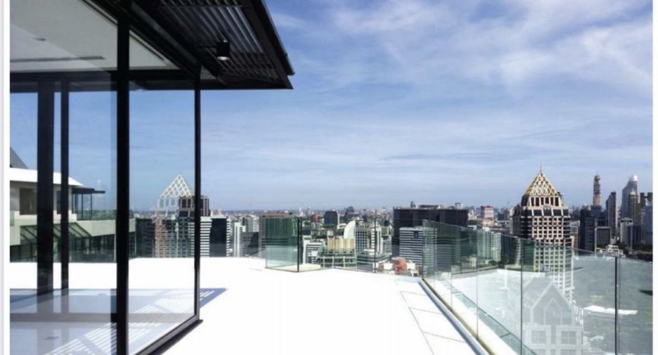 For sale 3 ベッドルーム condo in Sathon, Bangkok
