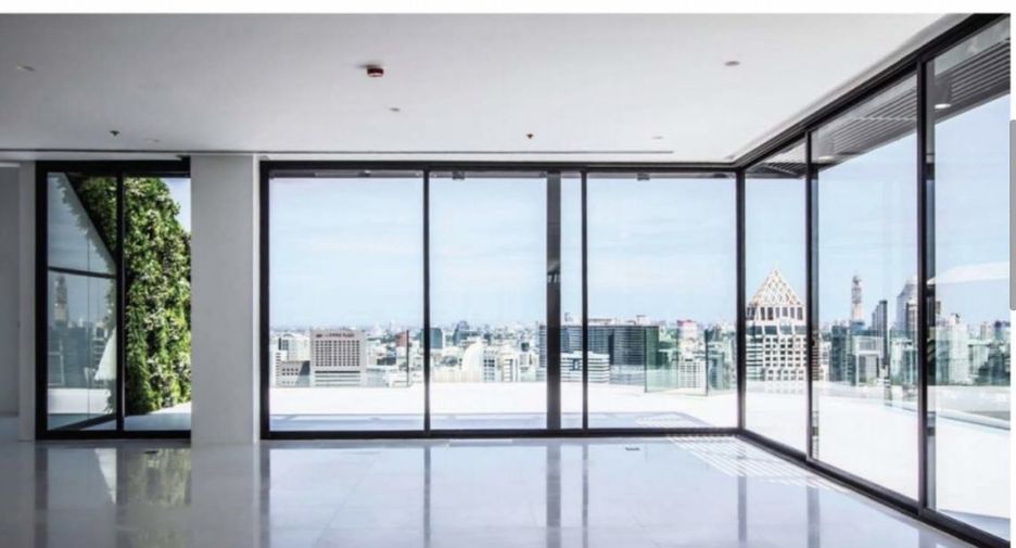 For sale 3 ベッドルーム condo in Sathon, Bangkok