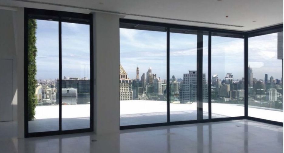 For sale 3 ベッドルーム condo in Sathon, Bangkok