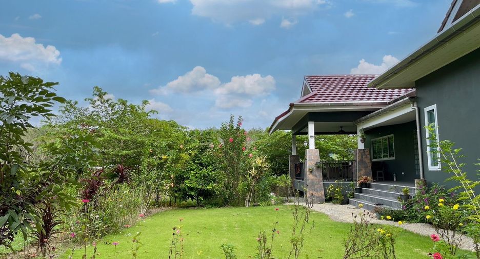 For sale 3 bedrooms house in Takua Thung, Phang Nga
