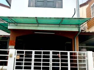 For rent 2 bed townhouse in Chatuchak, Bangkok