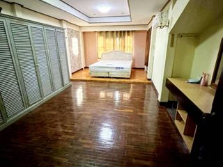 For rent 2 bed townhouse in Chatuchak, Bangkok